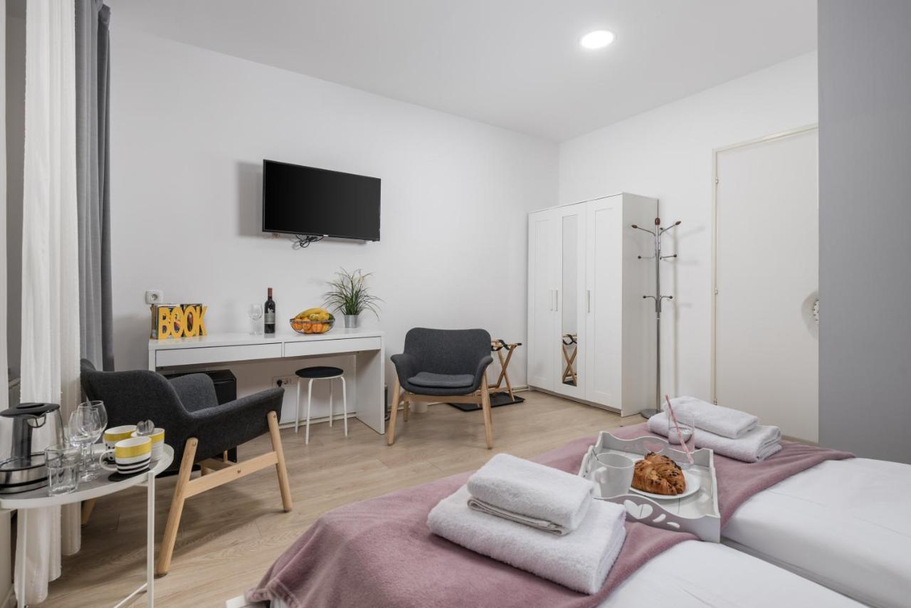 Delta Rooms Rijeka Bagian luar foto
