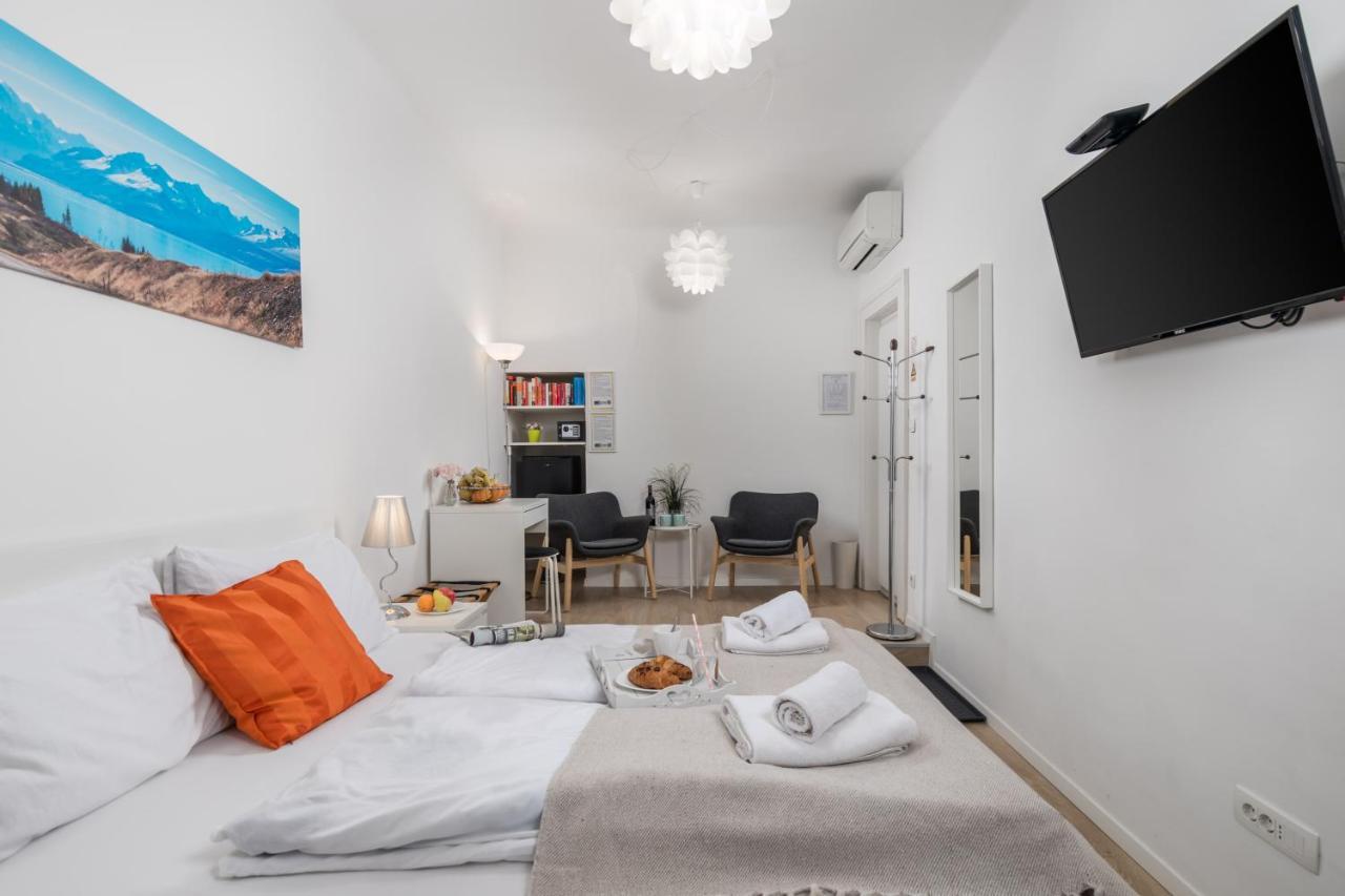 Delta Rooms Rijeka Bagian luar foto