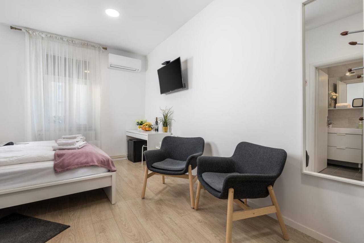 Delta Rooms Rijeka Bagian luar foto