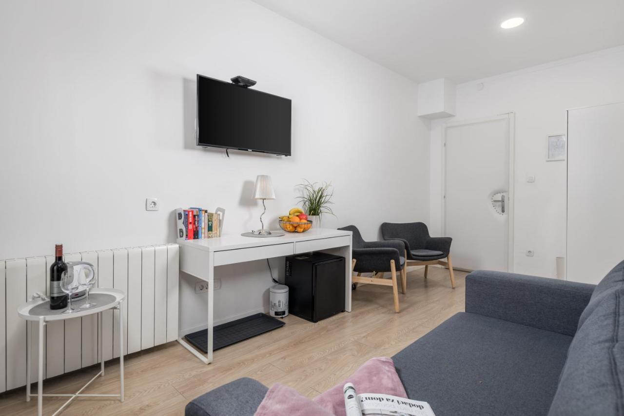 Delta Rooms Rijeka Bagian luar foto