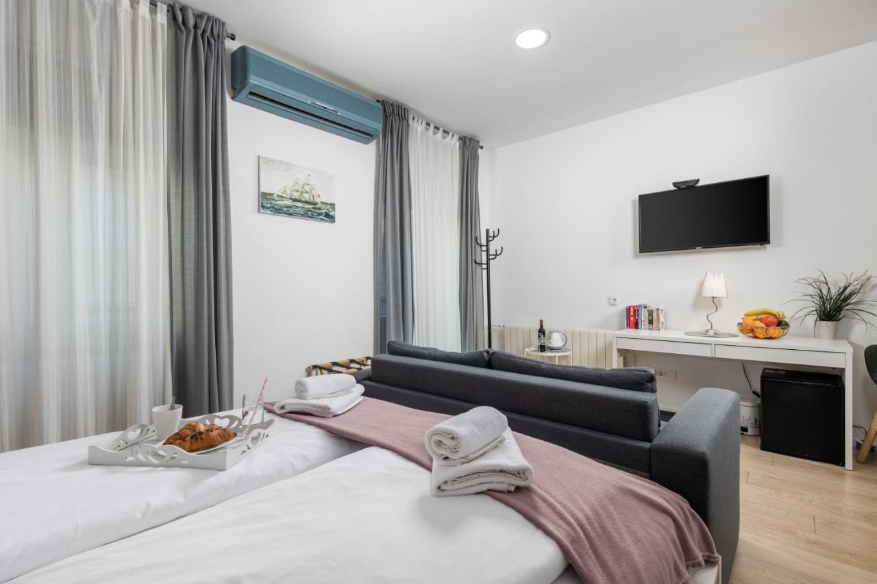 Delta Rooms Rijeka Bagian luar foto