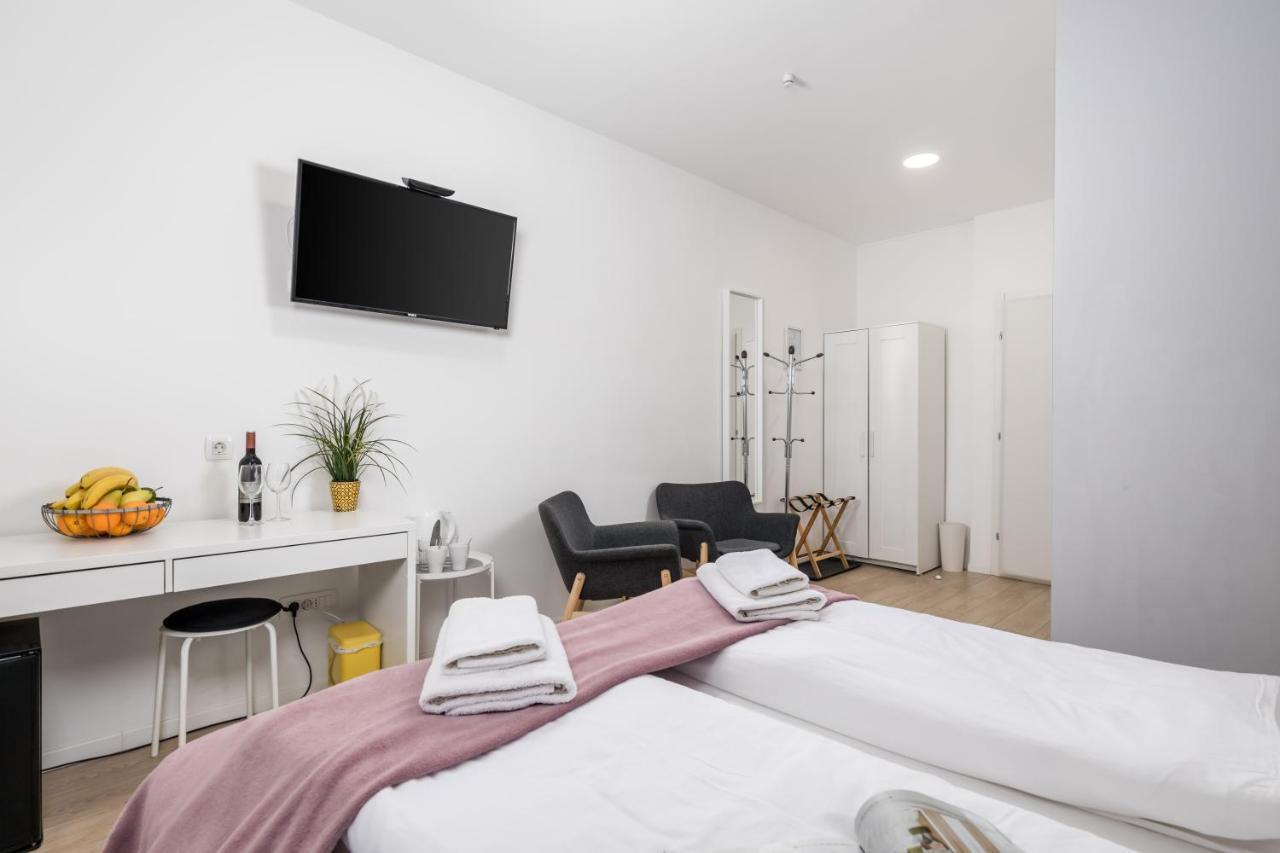 Delta Rooms Rijeka Bagian luar foto