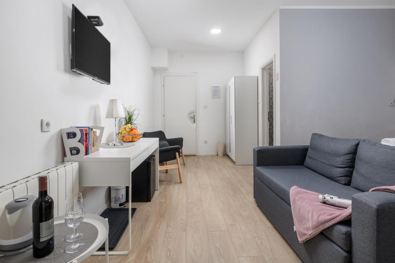 Delta Rooms Rijeka Bagian luar foto
